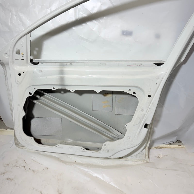 Volvo XC60 Sağ Ön Kapı 2009-2017 Orijinal Çıkma En Uygun Oto Parça