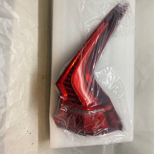 Volvo XC60 Stop Lambası Sağ/Sol 32228915 2018-2022 Sol En Uygun Oto Parça