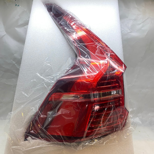 Volvo XC60 Stop Lambası Sağ/Sol 32228915 2018-2022 En Uygun Oto Parça