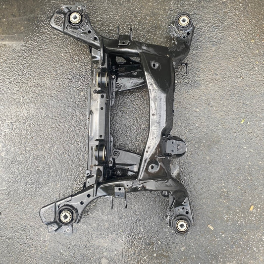 Volvo XC60/XC90 2 Arka Travers/Dingil 31681543 Orijinal Çıkma 2015-2024