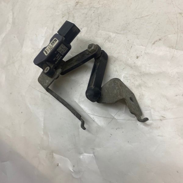 Volvo XC60/XC90 Far Seviye Sensörü 31681288 15-24 En Uygun Oto Parça