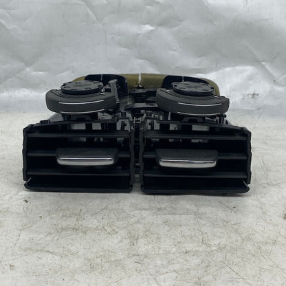 Volvo XC90 Arka Orta Havalandırma Menfezi 2015-2024 31365121 En Uygun Oto Parça