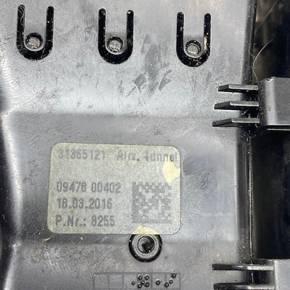 Volvo XC90 Arka Orta Havalandırma Menfezi 2015-2024 31365121 En Uygun Oto Parça