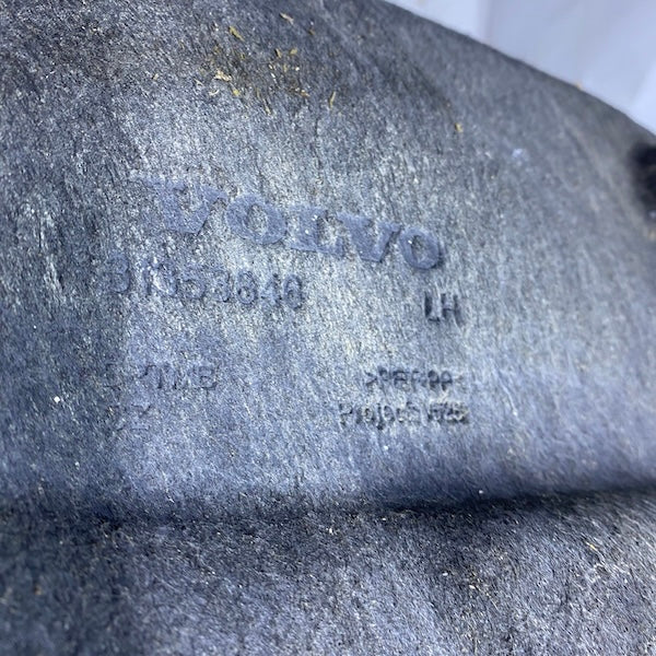 Volvo XC90 Arka Sol Çamurluk Davlumbazı 31353846