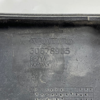 Volvo XC90 Arka Tampon Difüzörü 30678965