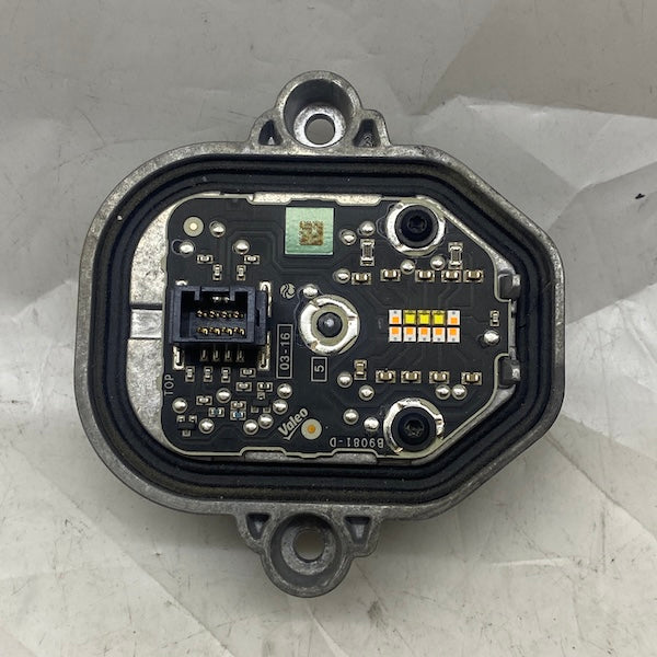 Volvo XC90 Far Köşe Ledi Beyni E911613 14-20 En Uygun Oto Parça