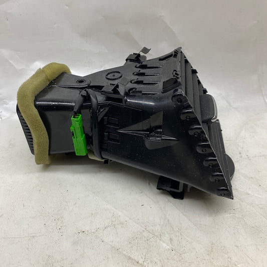 Volvo XC90 Kalorifer Izgarası Ön Sağ 32219346 2016 En Uygun Oto Parça