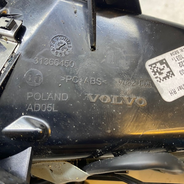 Volvo XC90 Kalorifer Izgarası Ön Sağ 32219346 2016 En Uygun Oto Parça