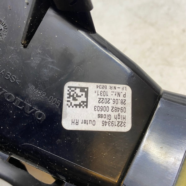 Volvo XC90 Kalorifer Izgarası Ön Sağ 32219346 2016 En Uygun Oto Parça