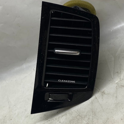 Volvo XC90 Kalorifer Izgarası Orta Sağ 32277973 En Uygun Oto Parça