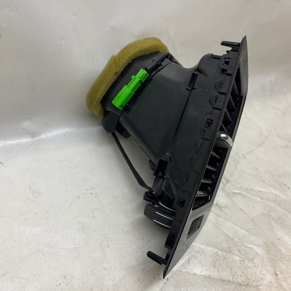 Volvo XC90 Kalorifer Izgarası Orta Sağ 32277973 En Uygun Oto Parça