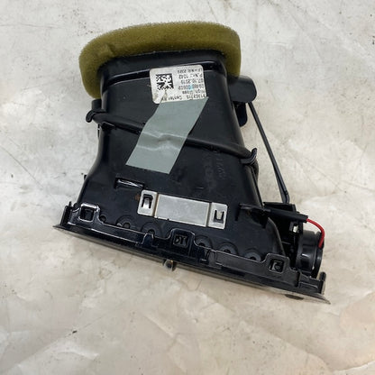 Volvo XC90 Kalorifer Izgarası Orta Sağ 32277973 En Uygun Oto Parça