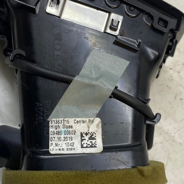 Volvo XC90 Kalorifer Izgarası Orta Sağ 32277973 En Uygun Oto Parça