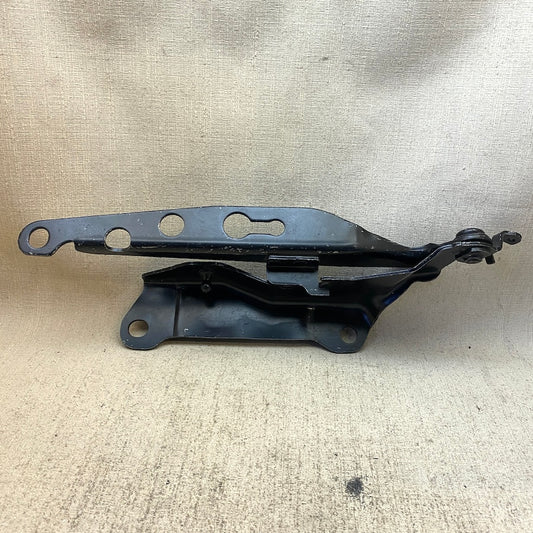 Volvo XC90 Kaput Menteşesi Sağ 2007-2014