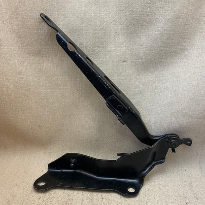 Volvo XC90 Kaput Menteşesi Sağ 2007-2014