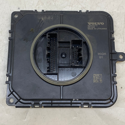 Volvo XC90 LED far beyni – orijinal çıkma parça, 32337412 (2020-2024 uyumlu).
