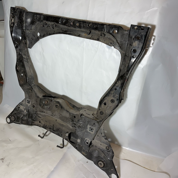 Volvo XC90 Motor Traversi Orijinal Çıkma En Uygun Oto Parça