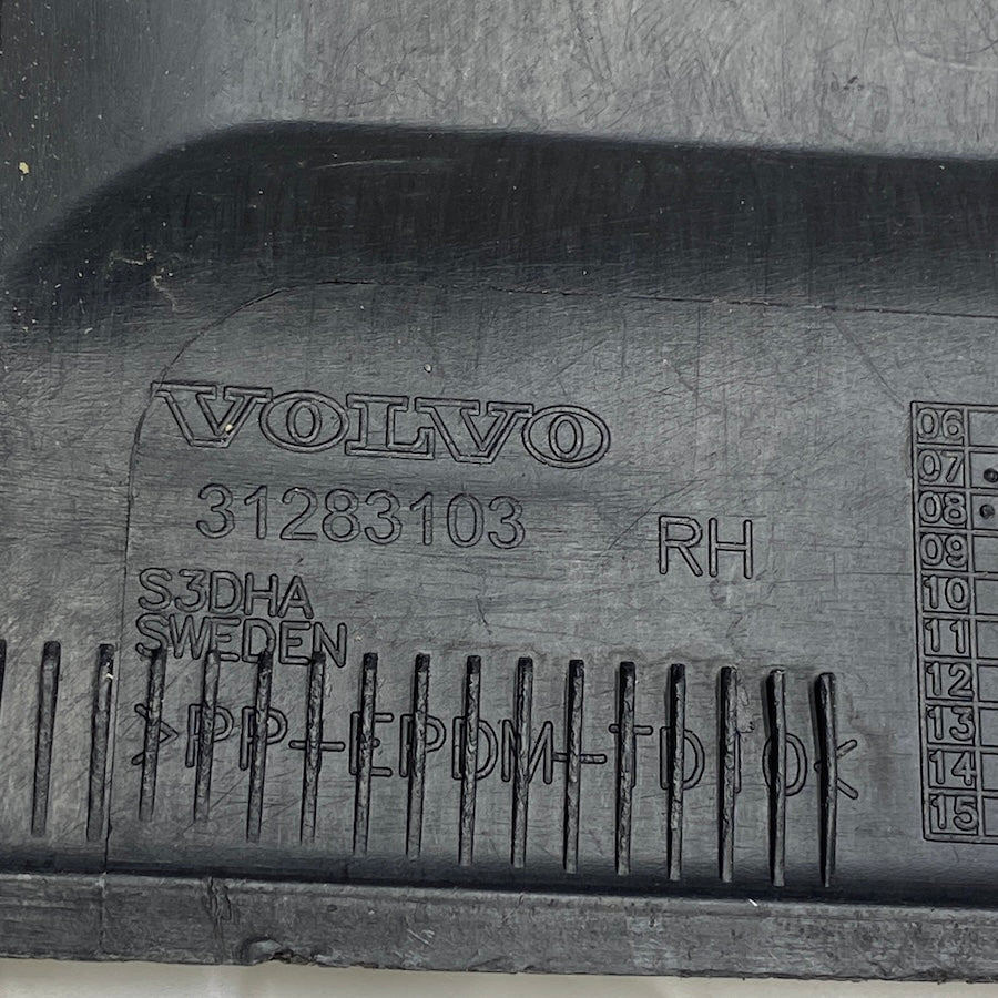 Volvo XC90 Sağ Arka Kapı Çıtası 31283103