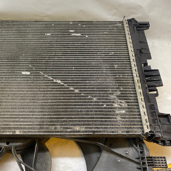 Volvo XC90 Su Radyatörü ve Fanı 31338288/32224828 Orijinal Çıkma En Uygun Oto Parça