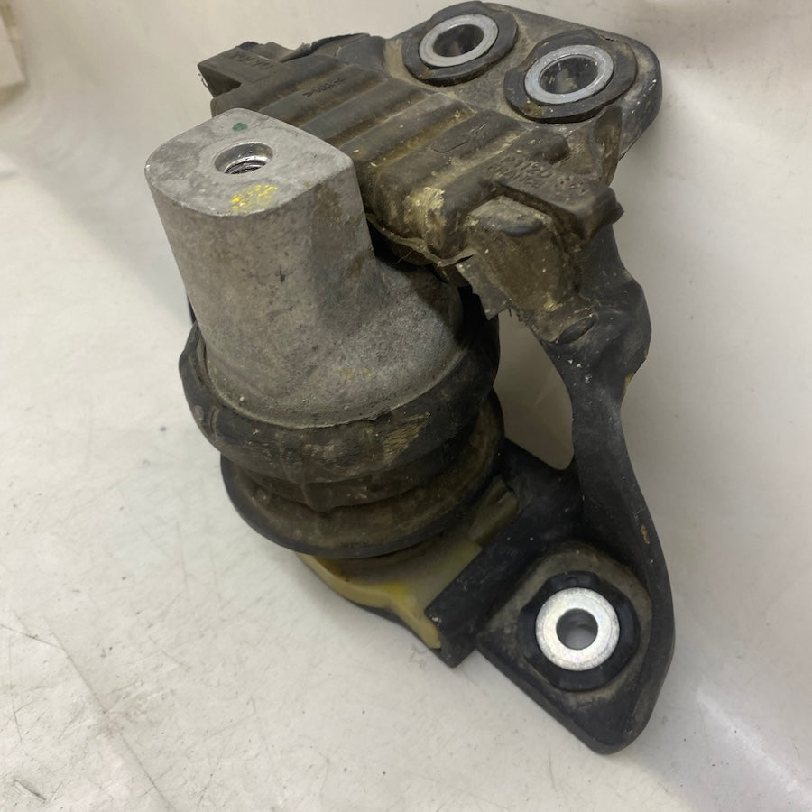 Volvo XC90 XC60 Motor Üst Kulağı 32222219 Orijinal Çıkma 2015-2022