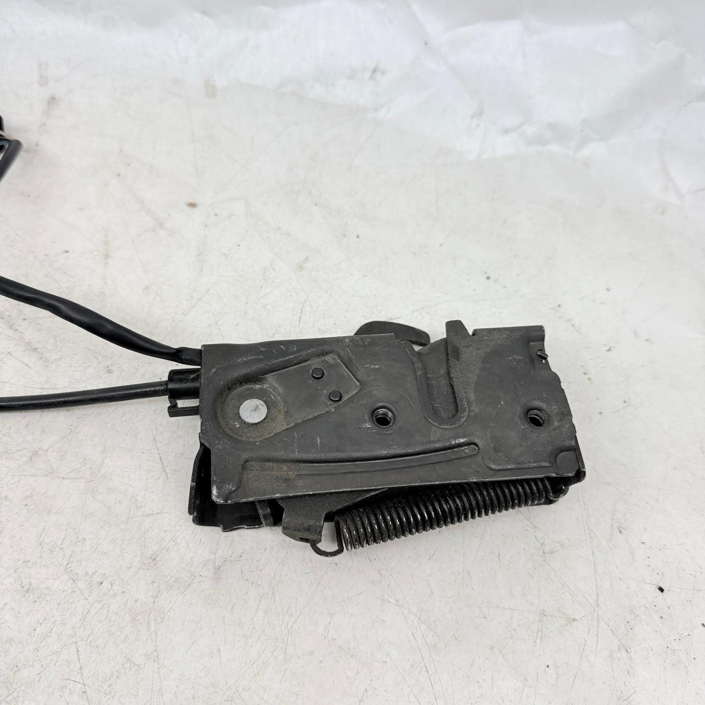 Volvo XC90 XC60 Sol Kaput Kilidi 32226108 32318456