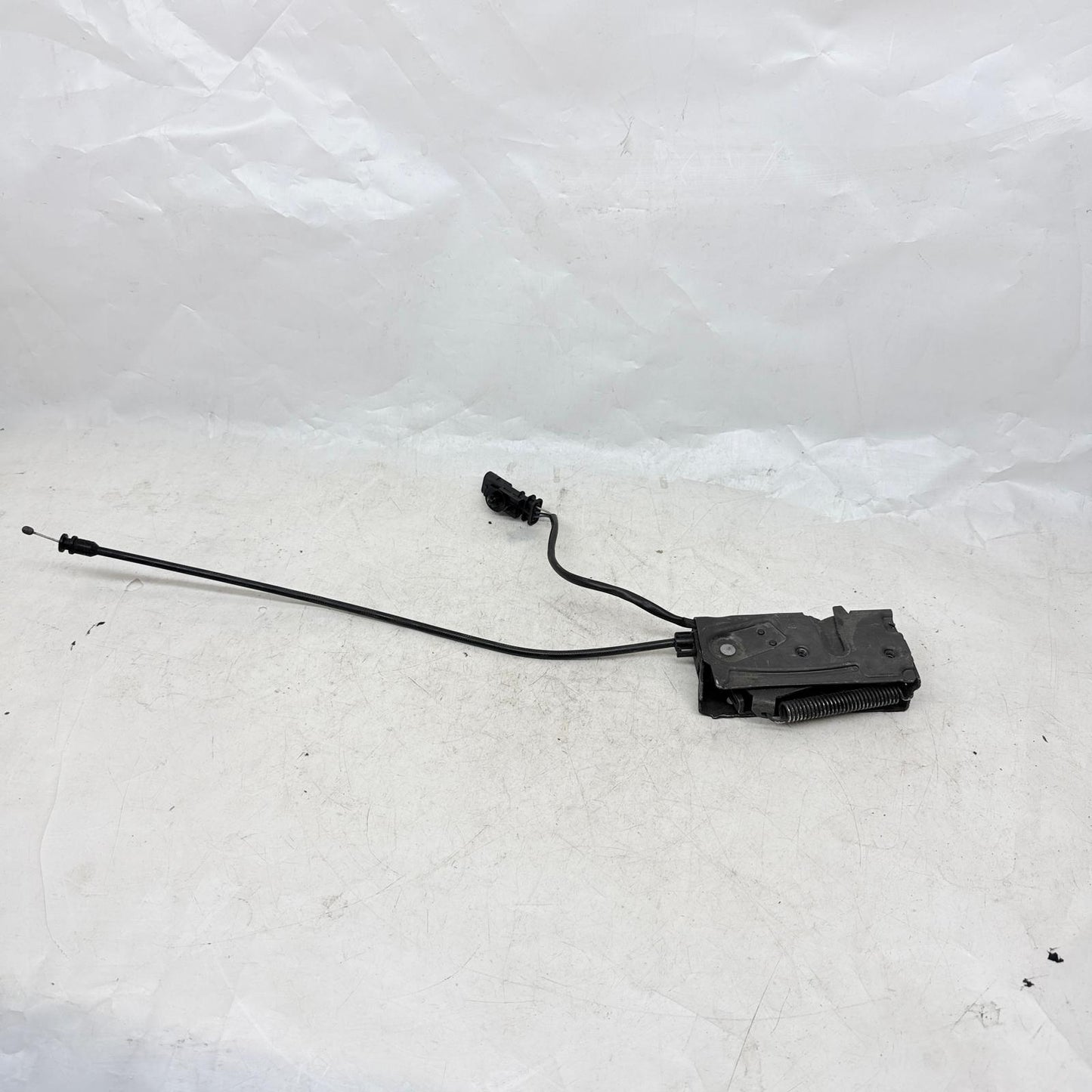 Volvo XC90 XC60 Sol Kaput Kilidi 32226108 32318456
