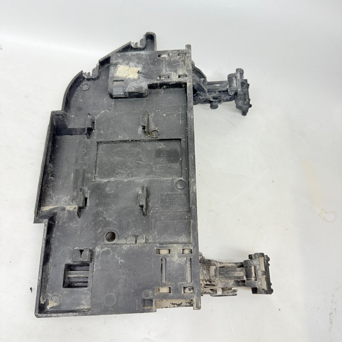 Ford Transit Custom Menteşeli Yakıt Dolum Kapağı 14-22